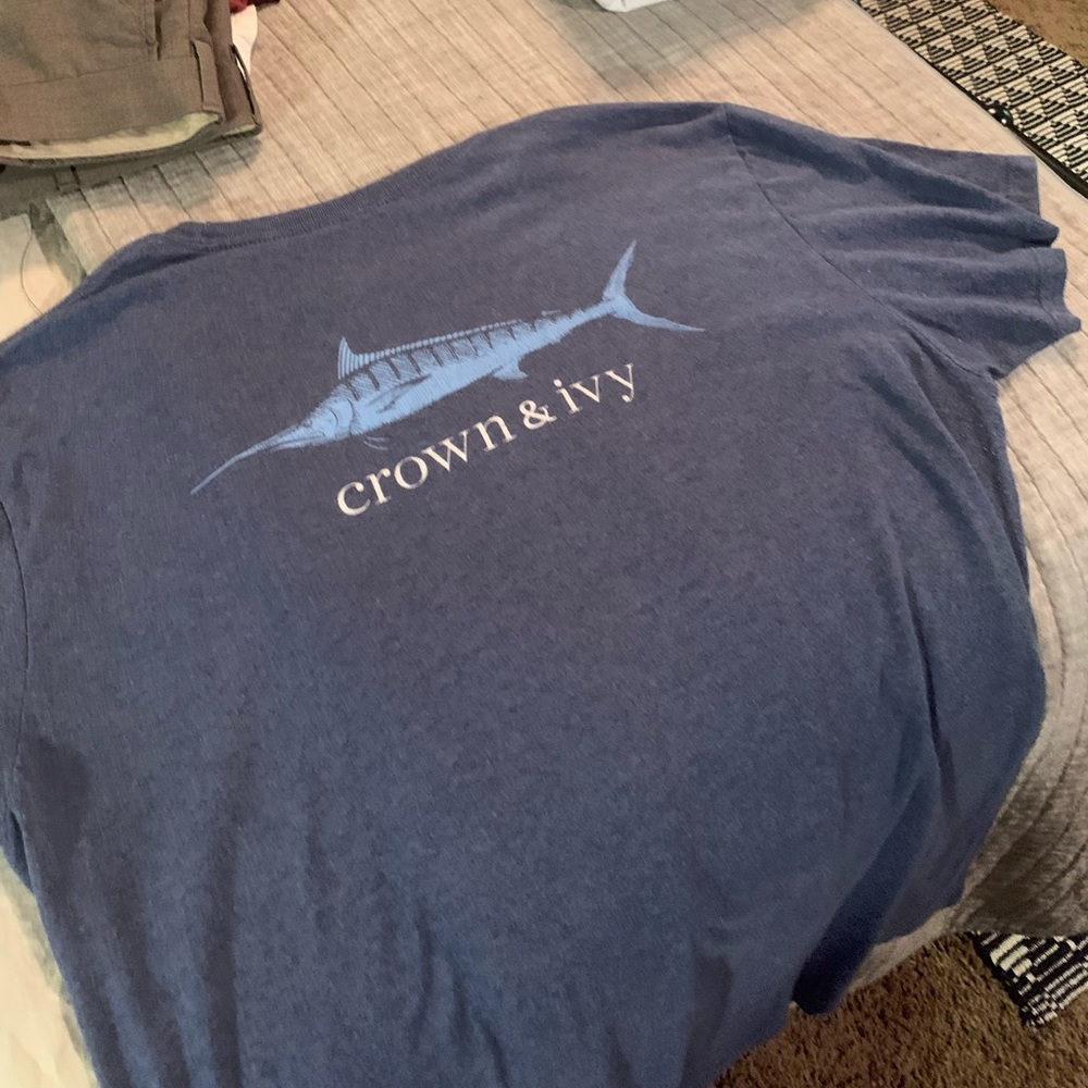 Crown and Ivy t shirt